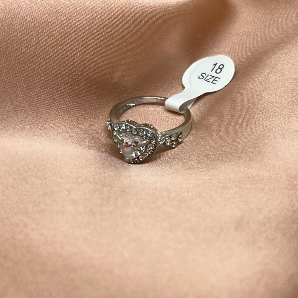 NIB Heart Crystal Silver Toned Size 8 Ring